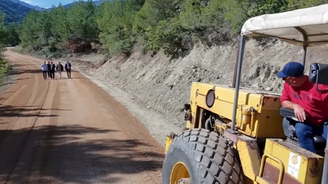 Kaymakam Doğancı, Dikmen'de yol çalışmalarını inceledi