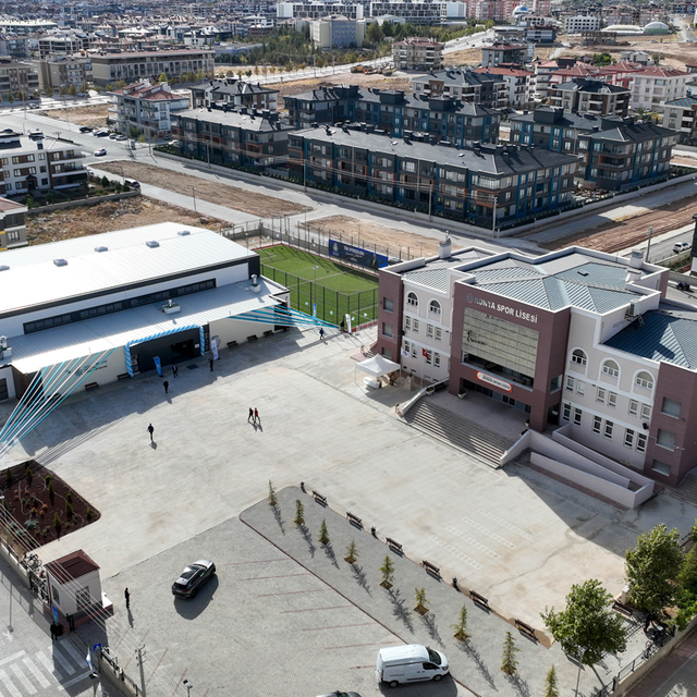 Trafik kazasında hayatını kaybeden Ahmet Çalık'ın adının verildiği spor tes...