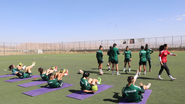 Ankara'dan Yüksekova Spor'un kadın takımına gelen forvet Beyza:  İyi ki burayı tercih etmişim