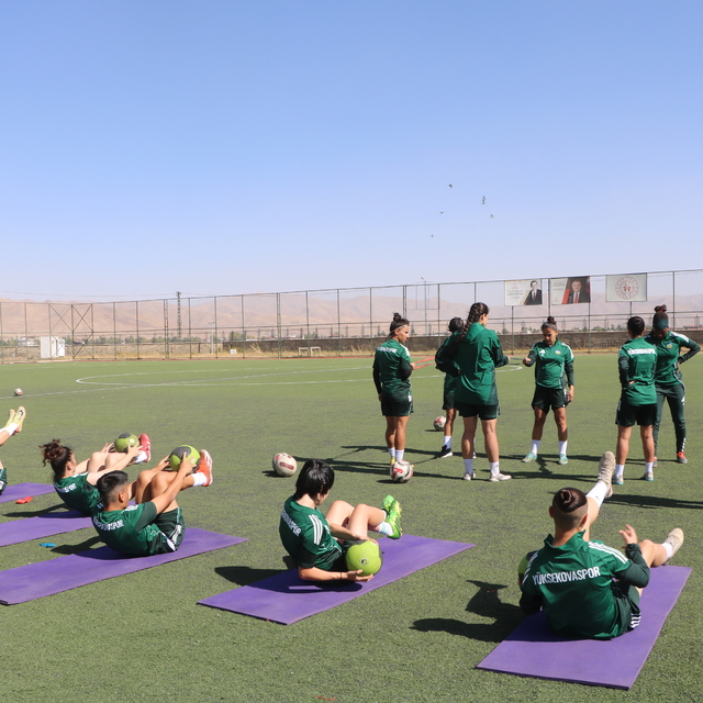 Ankara'dan Yüksekova Spor'un kadın takımına gelen forvet Beyza:  İyi ki bur...