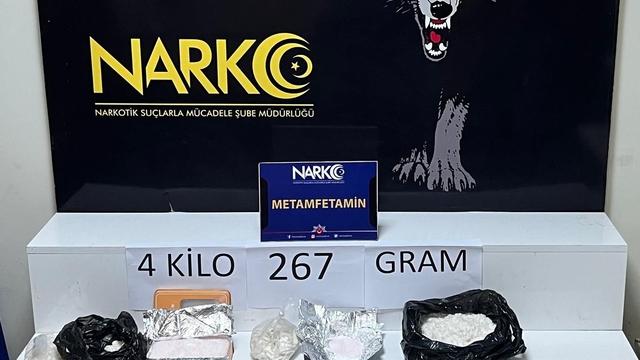 Adana'da uyuşturucu ele geçirilen evdeki 3 şüpheli tutuklandı