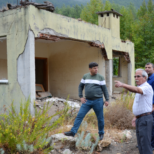 14 yıl önceki selin izleri hala duruyor, kayıp çift bulunamadı