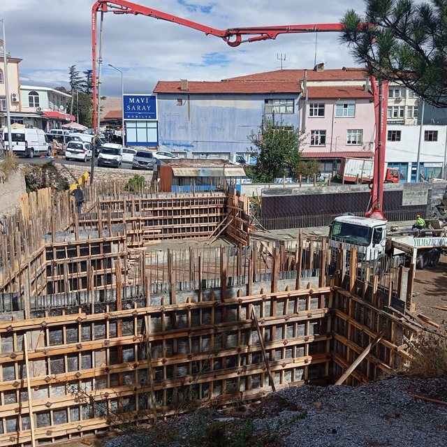 Yunak'ta yıkılan Balıkçılar Köprüsü yeniden yapılıyor