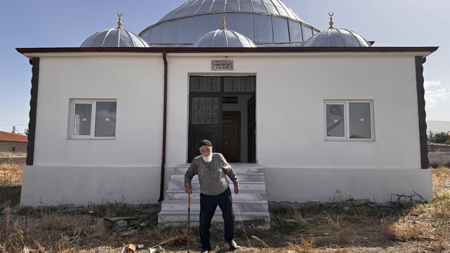 Miras bırakacağı araziyi satıp parasıyla cami yaptırdı