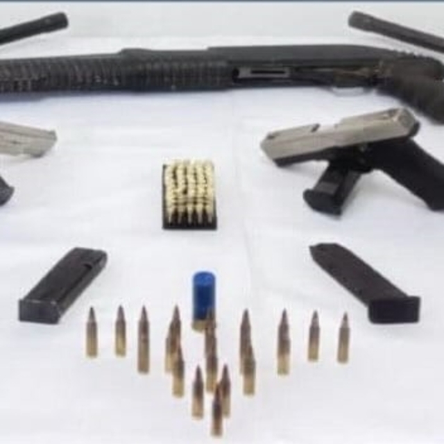 Kırşehir'de bir ikamette 3 tüfek 2 tabanca, 69 fişek ele geçirildi