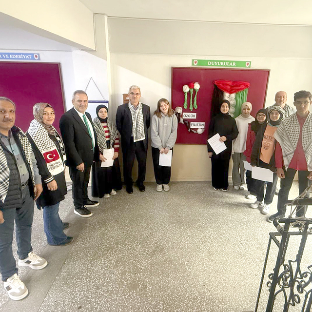 Karamürsel'de lise ve ortaokul öğrencilerinden Filistin'e destek