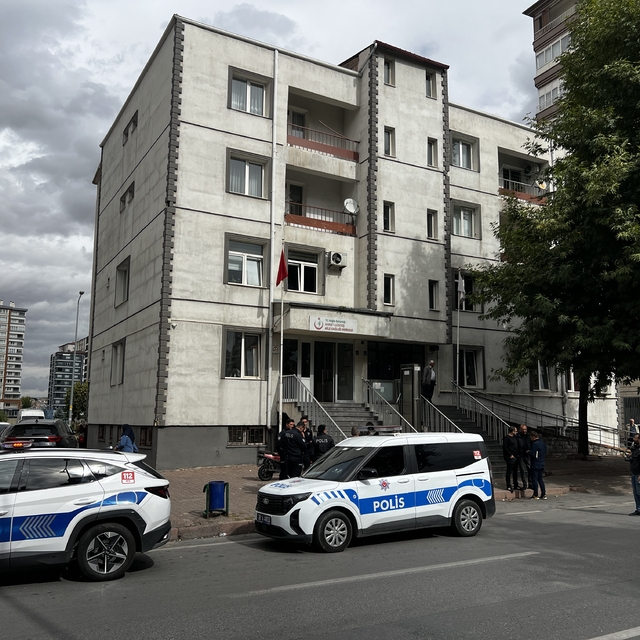 Aile sağlığı merkezinde sıra kavgası: 3 yaralı