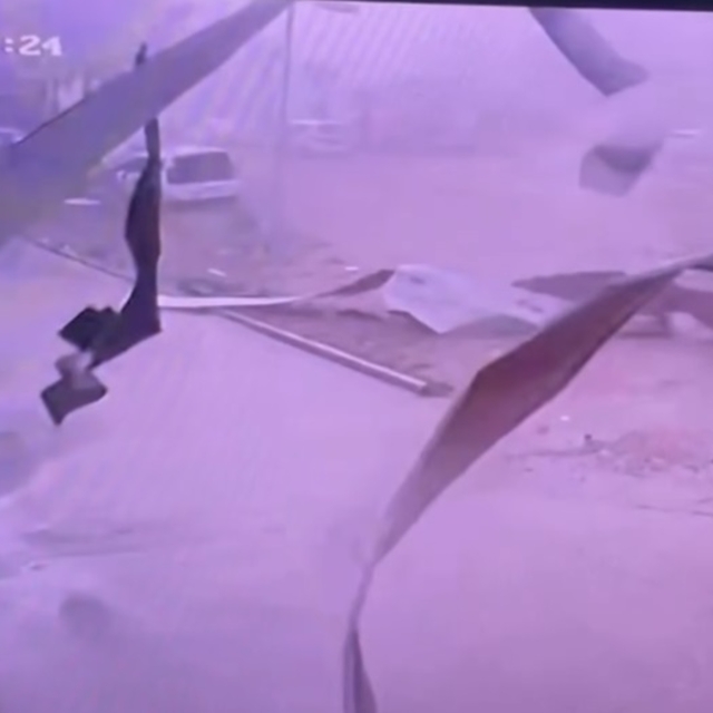 Lisenin çatısının uçtuğu anlar kamerada