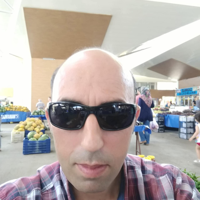 Çöp toplarken tartıştığı mesai arkadaşını bıçakla öldürdü