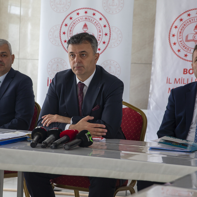 Bolu İl Milli Eğitim Müdürü Öncü, kentteki eğitim çalışmalarını değerlendir...