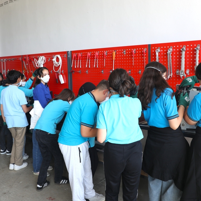 Samsun'da öğrenciler geri dönüşümü yerinde inceledi