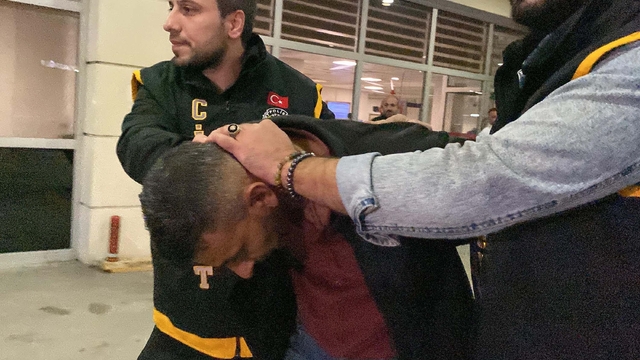 Eski eşi ile yanındaki kişiyi bıçakla yaralayan şüpheli tutuklandı