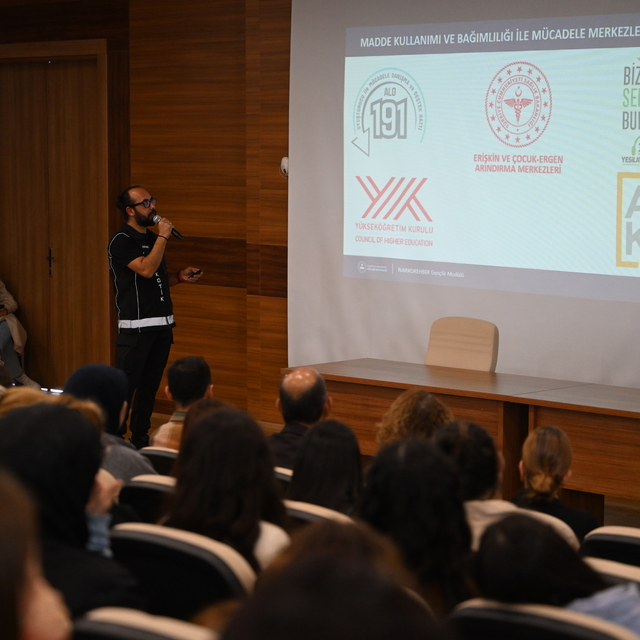 Trakya Üniversitesi'nde Narko Gençlik Eğitimi düzenlendi.