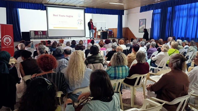 Fethiye'de "İleri Yaşta Sağlıklı Yaşam" konferansı düzenlendi
