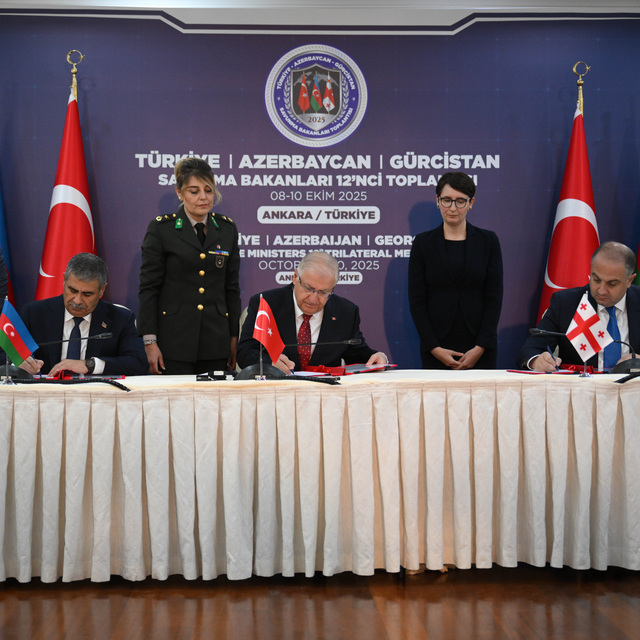 Milli Savunma Bakanı Güler, Türkiye-Azerbaycan-Gürcistan Üçlü Savunma Bakan...