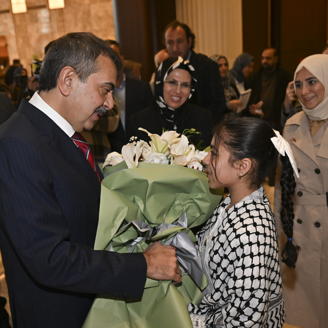 Milli Eğitim Bakanı Tekin Filistinli öğrencilerin "Umut Acıya Direnirken" r...