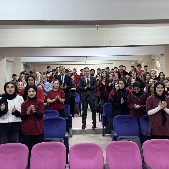 Kaymakam Beyazıt, Kariyer Günleri'nde öğrencilerle buluştu