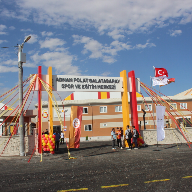 Mardin'de "Adnan Polat Spor ve Eğitim Merkezi" açıldı