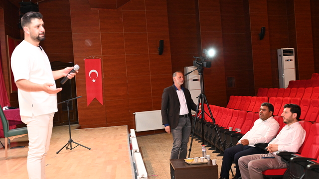 Kadirli ilçesinde imamlara dini musiki ve makam eğitimi verildi