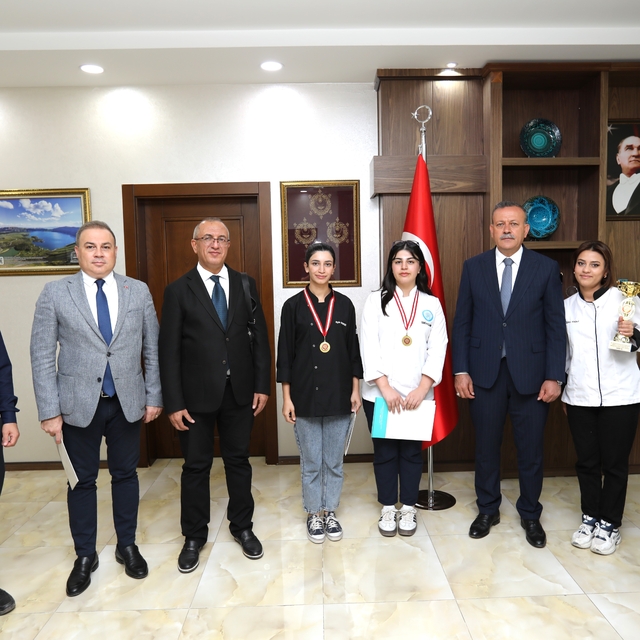 Bitlis Eren Üniversitesi gastronomi bölümü öğrencileri Türkiye ikincisi old...