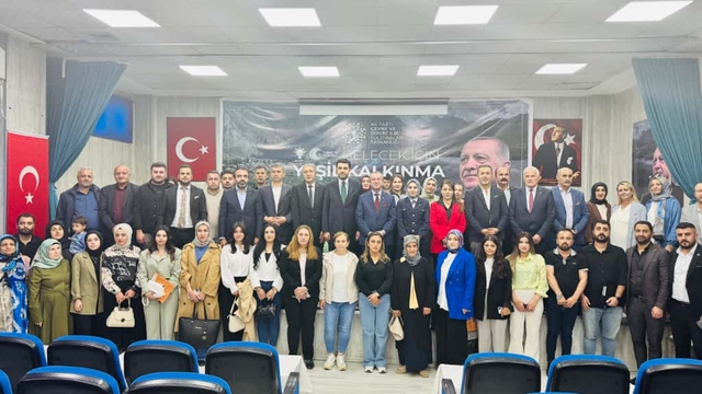 Hakkari'de "Yeşil Dönüşüm ve İklim Farkındalığı Programı" düzenlendi