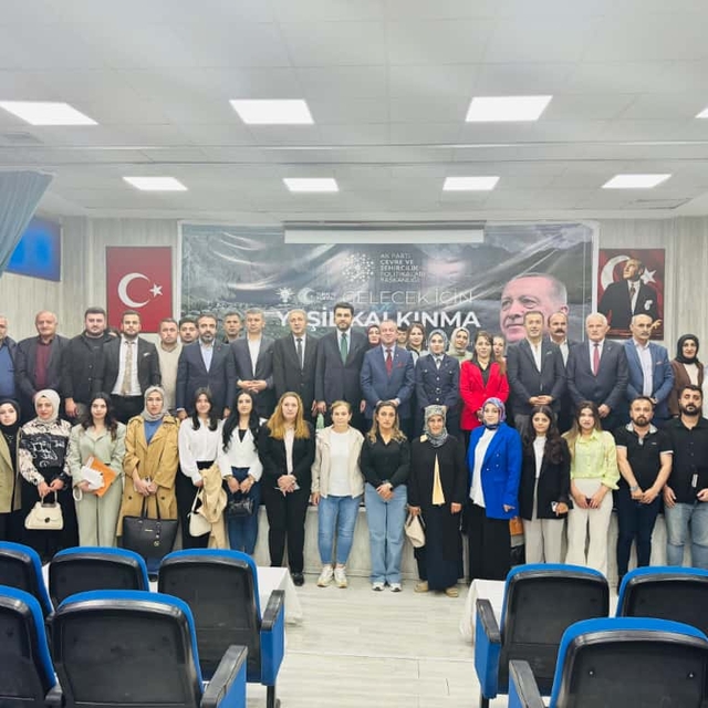 Hakkari'de "Yeşil Dönüşüm ve İklim Farkındalığı Programı" düzenlendi