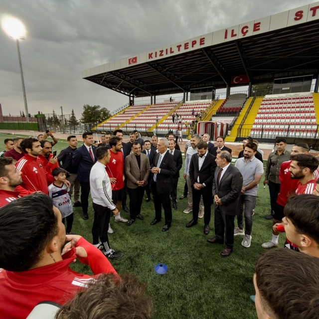 Galatasaray Başkanı Özbek'ten Mardin 1969 Spor'a ziyaret