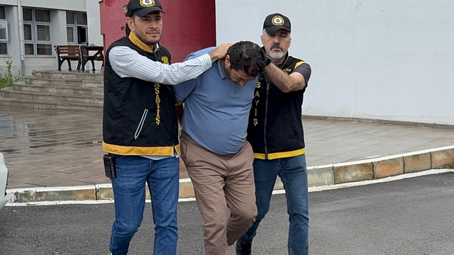 Adana'da pastaneye pimi çekilmemiş el bombası atılmasıyla ilgili 4 zanlı tutuklandı