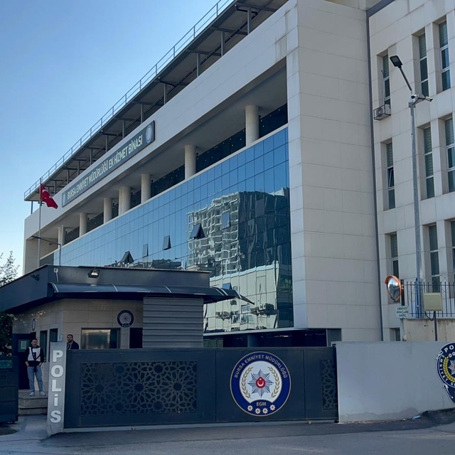 Bursa'da, eski Nilüfer Belediye Başkanı Turgay Erdem, gözaltına alındı (2)