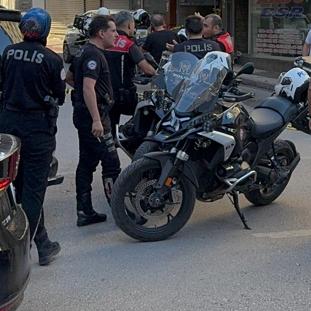 Adana'da kafenin kurşunlanması güvenlik kamerasında