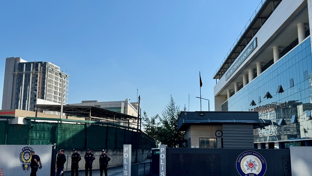 GÜNCELLEME - Eski Nilüfer Belediye Başkanı Erdem ile 20 şüpheli rüşvet soruşturmasında gözaltında