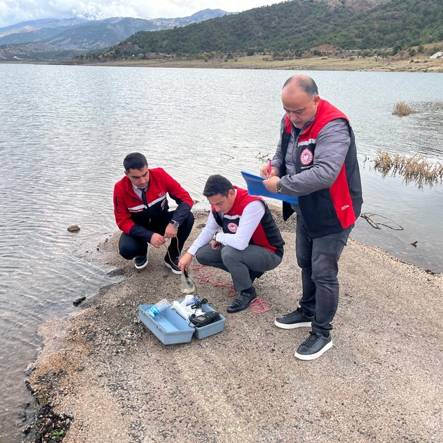 Kargı'daki su kaynaklarından nitrat kirliliğini önlemek için numune alındı