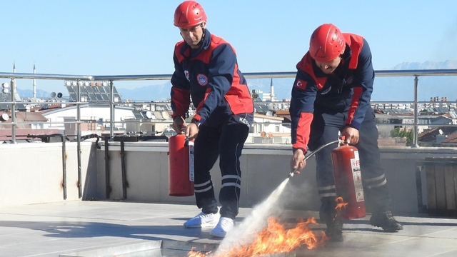 Kepez'de deprem ve yangın tatbikatı yapıldı