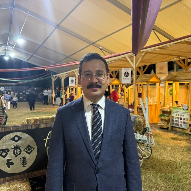 Adana'da "Anadoludakiler Pazarı" açıldı