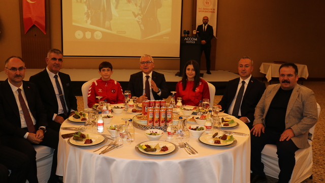 Sivas'ta "Zirvedeki Yiğidolar" ödül töreni düzenlendi