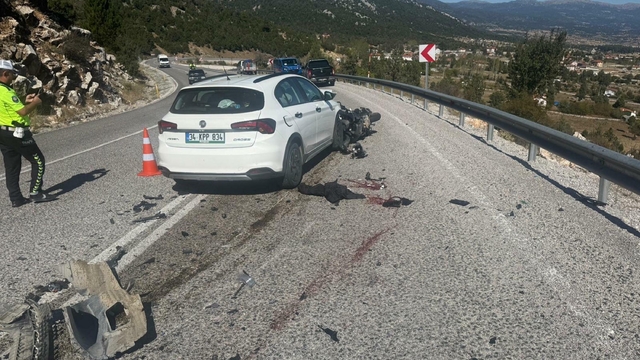 Otomobil ile motosiklet çarpıştı; 1 ölü, 1 yaralı