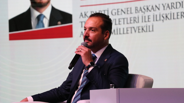 AK Parti Genel Başkan Yardımcısı Zorlu, Kocaeli Kitap Fuarı'nda söyleşiye katıldı: