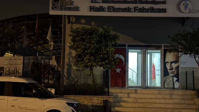 Denizli'de belediyenin ekmek fabrikasında fare gezdiği iddiasıyla denetim gerçekleştirildi