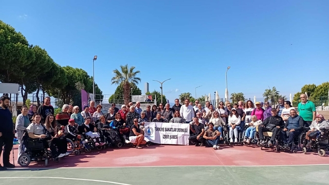 Engelli bireyler sosyal yaşam kampında moral depoladı