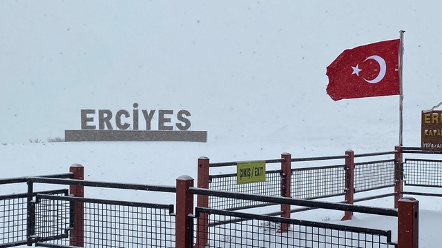 Erciyes Dağı'nda kar kalınlığı 10 santimetreye ulaştı