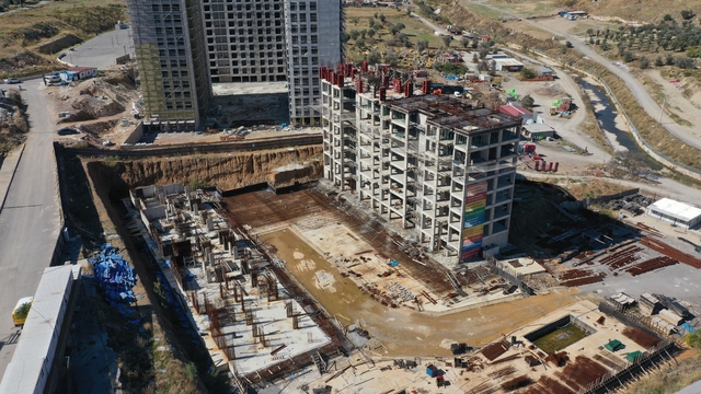 İzmir'de kooperatif mağdurlarından "Büyükşehir Belediyesi resmi garantör olsun" talebi