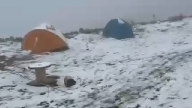 Niğde'de kar yağışı etkili oldu; 4 dağcı mahsur kaldı