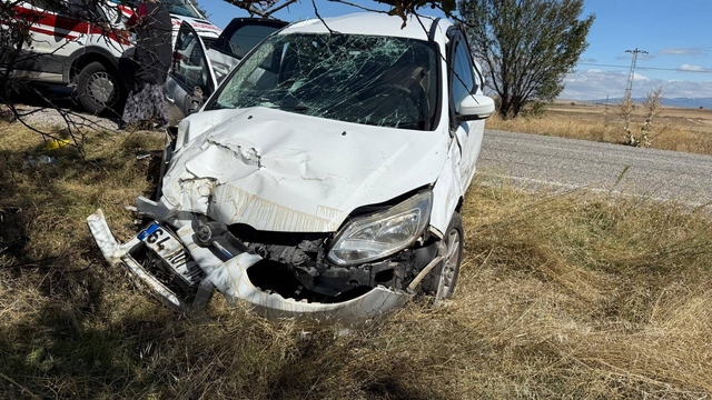 Uşak'taki trafik kazasında 5 kişi yaralandı