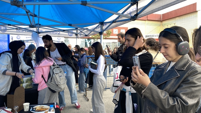 Yazarlar Maral Atmaca, Loresima ve Emre Gül Çorum'da okurlarıyla buluştu