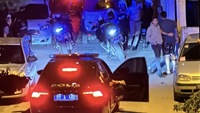 Adana'da polislere mukavemette bulunup ekip motosikletine zarar veren zanlı tutuklandı