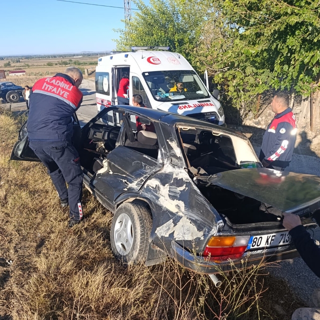 Osmaniye'de kamyonla çarpışan otomobilin sürücüsü yaralandı