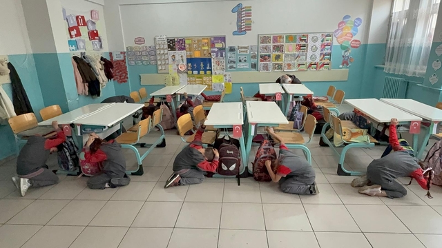 Kırşehir, Yozgat ve Kayseri'deki okullarda afetlere karşı eş zamanlı tatbikat yapıldı