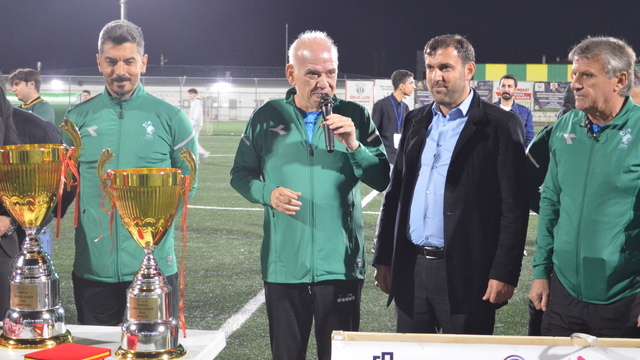 Eski hakemler Çakar ile Bitnel, Kocaeli'de futbol turnuvasında görev aldı