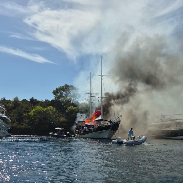 Fethiye'de tekne yangını