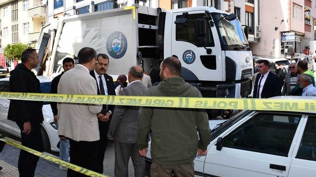 Samsun'da çöp kamyonunun altında kalan kişi öldü